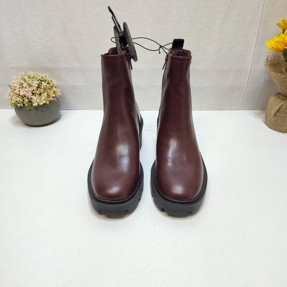 Time and Tru Chelsea Ankle Lug Sole Combat Boot Memory Foam Women's Size 6 NWT - Picture 4 of 11